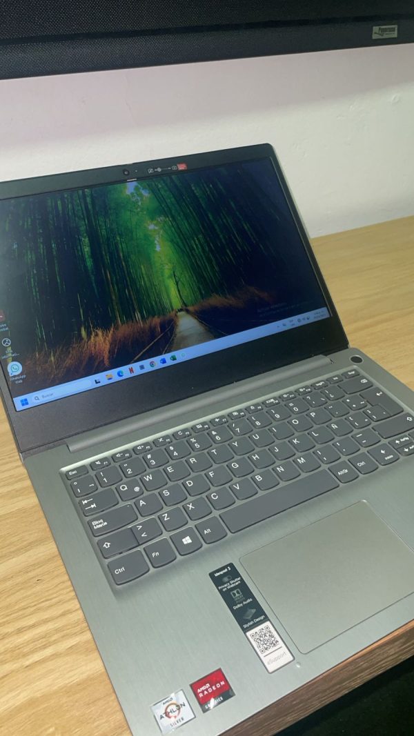 IMG-20251023-WA0090 Laptop Segunda Mano AMD Athlon 3050U 8GB RAM 256GB SSD Rápida Barata